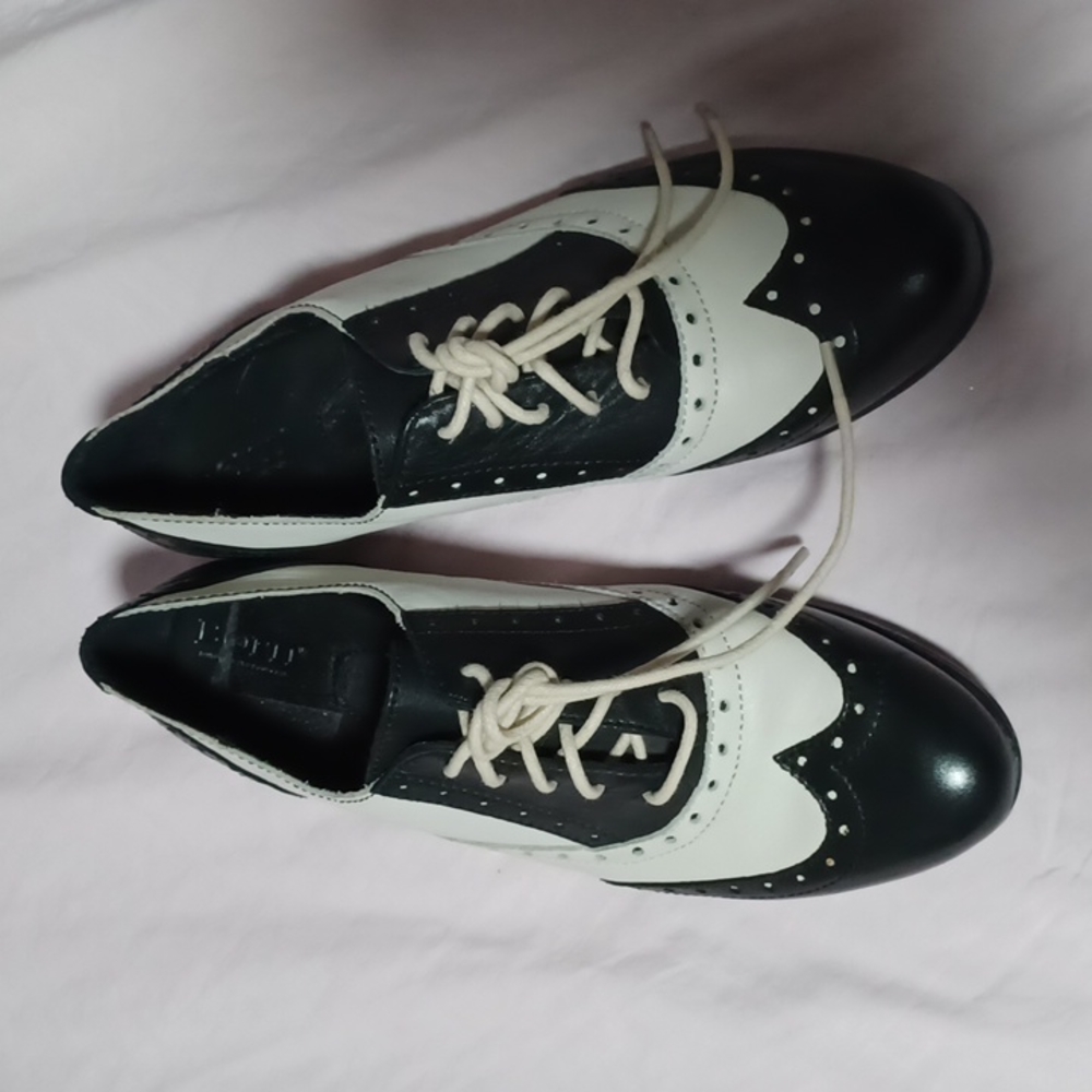 BORN ASHLEIGH WINGTIP OXFORD WOMEN'S SHOES